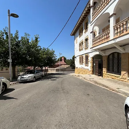 Апартаменты De La Madrona 1st Floor Easy Street Parking